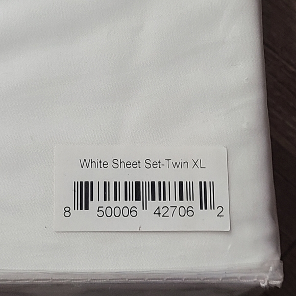 this bag contains the earth's softest bedding twin xl white sheets - Picture 4 of 5